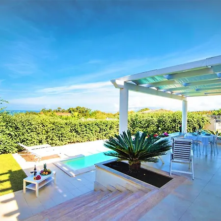 Nina Hotel 4*