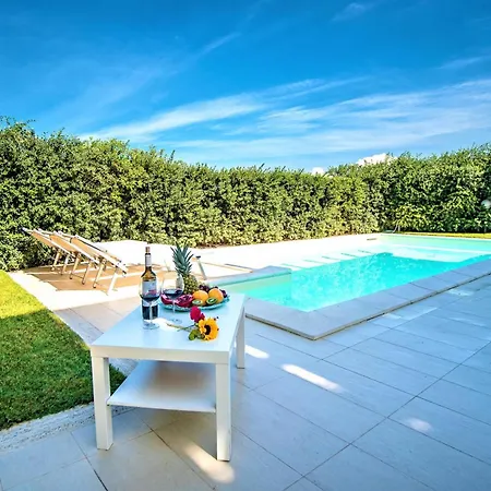 Hotel Nina 4*