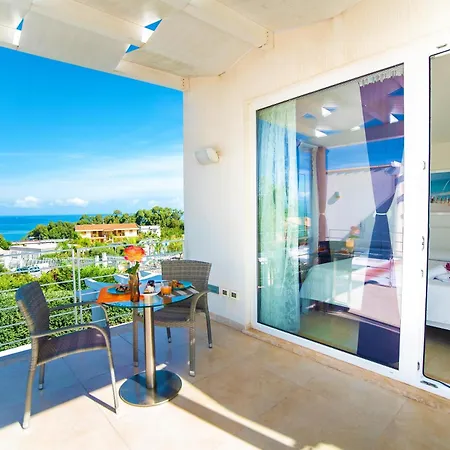 Hotel Nina 4*